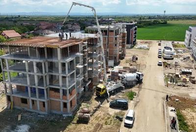 Apartament cu 3 camere semidecomandat în Central - 2