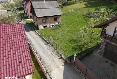 Casă cu 4 camere cu Teren 9000 Mp în Central - 2
