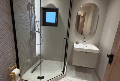 Apartament cu 3 camere decomandat în Central - 1