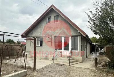 Casă cu 2 camere cu Teren 350 Mp în Poiana - 1