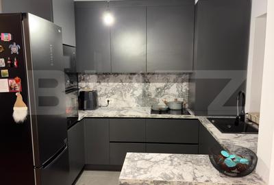 Penthouse cu 3 camere decomandat, mobilat în Tractorul - 3