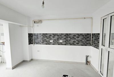 Apartament cu 4 camere decomandat în - 7