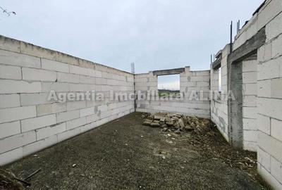 Teren 3525 mp in Satul Pestisu Mare, Jud. Hunedoara si casa neterminata... - 3