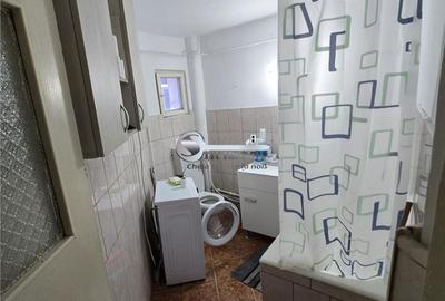 Apartament cu 3 camere decomandat în Sud
