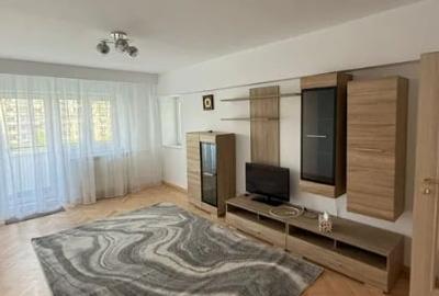 Unirii P-ta Alba Iulia,bl.reabilitat,5/8,decomandat,3 balcoane,AC,mobilat.