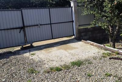 Casa renovata in Preluci la 12 Km de Comanesti , fantana si centrala proprie - 12