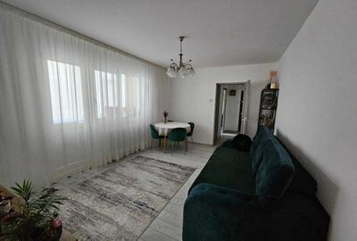 Apartament cu 3 camere, etaj 2/4, zona Podu Ros - 3
