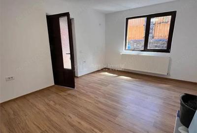 Casa de vanzare - Tatarasi Piata Chirila - 3