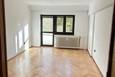 INCHIRIEZ apartament 2 camere UNIRII - 3