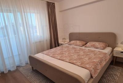 Apartament cu 2 camere decomandat, mobilat în Universitate