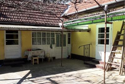 Casa 4 camere - 1329 mp teren loc. Santana - 2