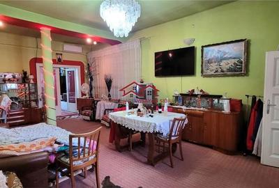 Casă cu 6 camere cu Canalizare în Central - 9