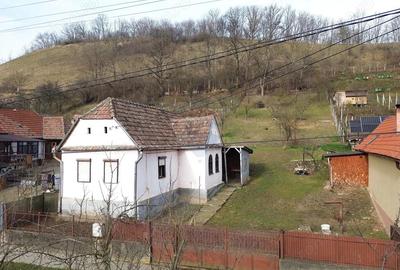 Casa la ?ara in Transilvania - sat sasesc Paucea, jud. Sibiu - 1