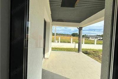 Casă cu Teren 550 Mp în Satu Nou de Jos - 1