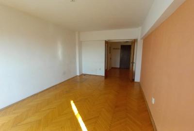 2 camere pe b-dul  Unirii, nemobilat, 440 euro 2 camere pe b-dul  Unirii, nemobilat, 440 euro - 1
