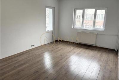 Apartament cu 3 camere decomandat, mobilat în Băneasa - 4