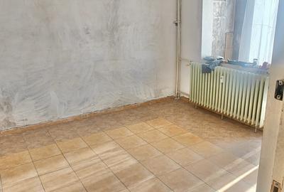 Apartament 4 camere, decomandat, 82 mp - Trapezului, Metrou 1 Decembrie 1918 - 1