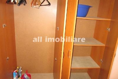 Garsoniera spațioasă zona Far - 2