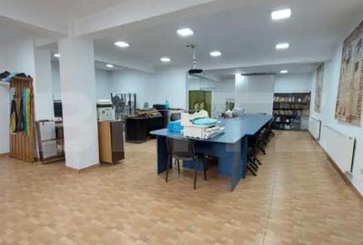 Casă cu 4 camere cu Teren 550 Mp în Central