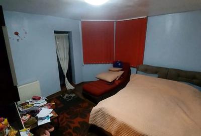 Scoala 10 , Vand apartament 4 camere - 2