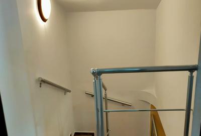 Casă individuală cu 4 camere cu Teren 300 Mp în Km 5 - 6