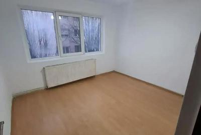 Apartament cu 4 camere decomandat în Central - 2