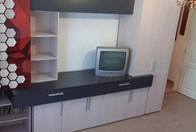 Apartament 2 camere, decomandat - zona Centru Civic