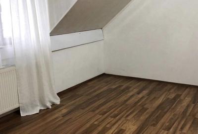 Casă cu 7 camere cu Canalizare în Brănești - 2