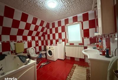 Casă cu 4 camere cu Teren 329 Mp în Central