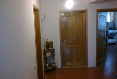 Casă cu 4 camere în Păun - 5