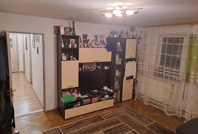 Apartament 3 camere ?coala 11 - 4