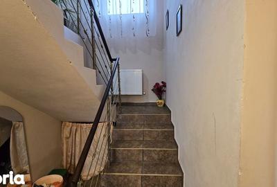 Casă cu 4 camere cu Teren 1000 Mp în Central - 7