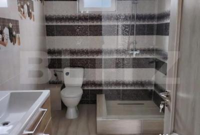 Casă cu 7 camere cu Teren 1388 Mp în Central