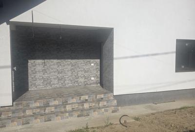 Casă cu 4 camere în Exterior Vest - 3