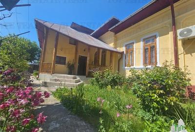 Casa cocheta cu gradina superba 800 metri ultracentral Gaesti - 11