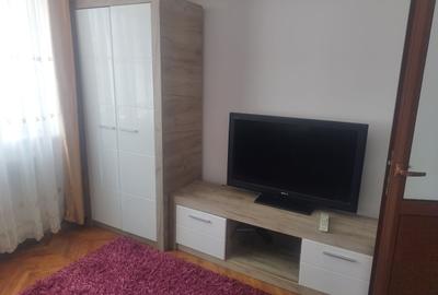Apartament cu 3 camere semidecomandat în Central - 2