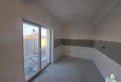 Casă cu 4 camere cu Canalizare în Central - 15