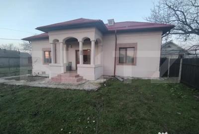 Casă cu 3 camere cu Teren 2200 Mp în Central - 12