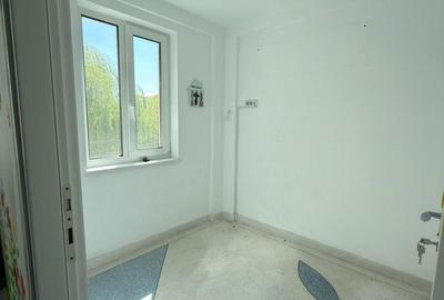 Spațiu comercial, de 200 mp, în Central - 16