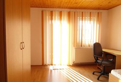 P-ta Muncii- 3 minute metrou, camera la vila pt. o studenta/ tanara absolventa - 1