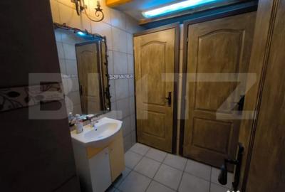 Spațiu comercial, de 1,600 mp, în Central - 8