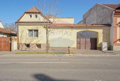 Casă cu 7 camere cu Teren 1495 Mp în Brașovul Vechi