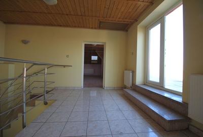 Casa cu o arhitectura deosebita si teren generos in zona Mehala - 18