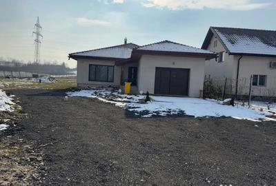 Casă cu 2 camere cu Teren 1400 Mp în Lăpuș - 2