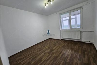 Apartament cu 3 camere decomandat în Giurgiului - 2