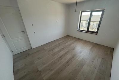 Casă cu Teren 315 Mp în Moșnița Veche - 4