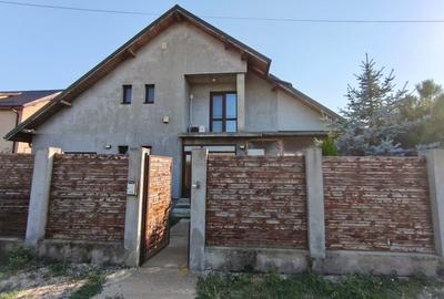 Casă individuală cu 5 camere în Berceni