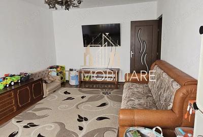 Apartament 3 camere, decomandat Zona Girocului