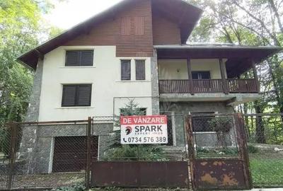 Casă cu 7 camere cu Teren 916 Mp în Cornu - 2