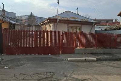 Casă cu Teren 3 Mp în Gară - 1